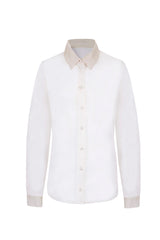 Eine Schluppenbluse ist ein zeitloser Klassiker, der je nach Farbton auch ansprechend auffällig wirken kann. Das Modell aus feinem Organza hat eine elegante, sichtbare Knopfleiste und Raffungen an den Manschetten. Die Bluse ist creme-weiß, leicht transparent und deshalb perfekt für den Frühling und Sommer.